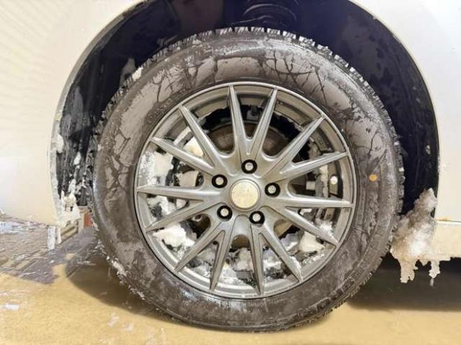 ステップワゴン2.0 G HIDエディション 4WD　防錆塗装4WDキーレスTVナビBカメエンスタ 2000