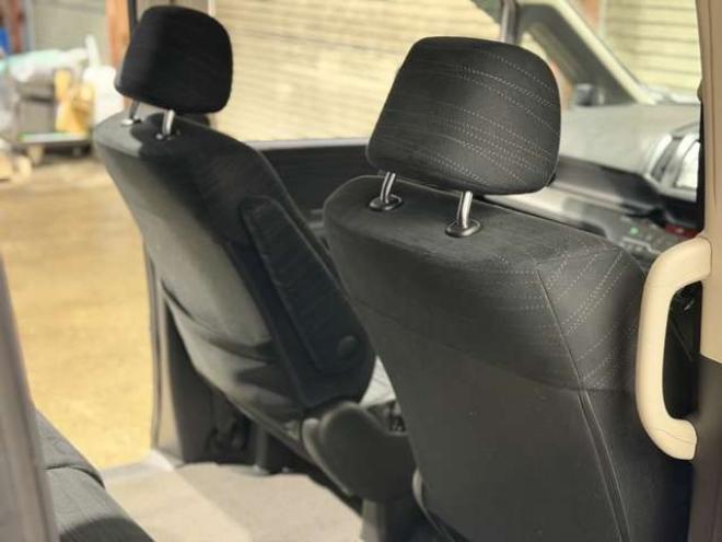 ステップワゴン2.0 G HIDエディション 4WD　防錆塗装4WDキーレスTVナビBカメエンスタ 2000