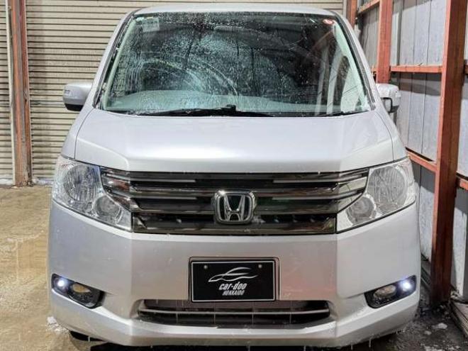 ステップワゴン2.0 G HIDエディション 4WD　防錆塗装4WDキーレスTVナビBカメエンスタ 2000