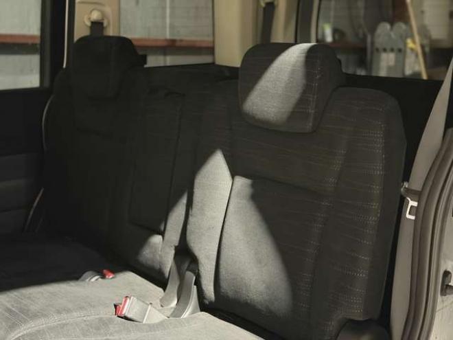 ステップワゴン2.0 G HIDエディション 4WD　防錆塗装4WDキーレスTVナビBカメエンスタ 2000