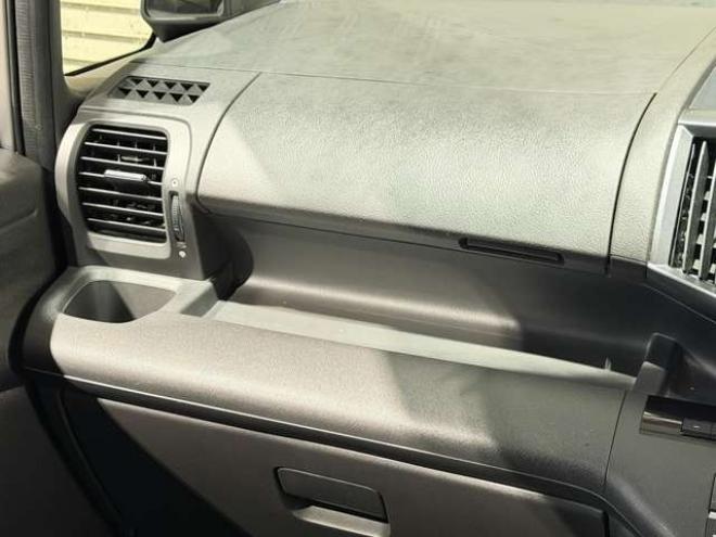 ステップワゴン2.0 G HIDエディション 4WD　防錆塗装4WDキーレスTVナビBカメエンスタ 2000