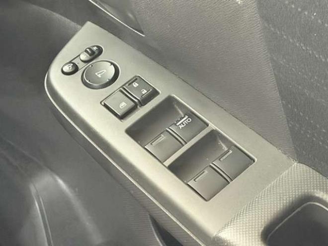 ステップワゴン2.0 G HIDエディション 4WD　防錆塗装4WDキーレスTVナビBカメエンスタ 2000