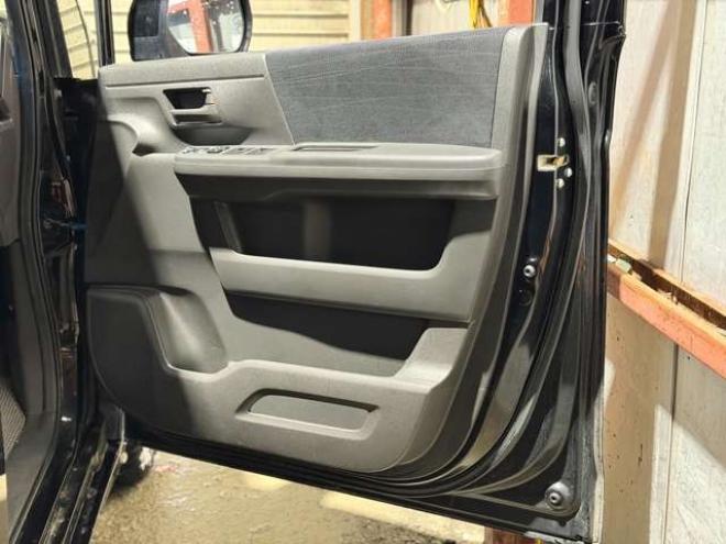 ステップワゴン2.0 L 4WD　防錆塗装4WDTVナビBカメ後席モニタ 2000