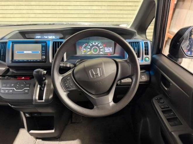 ステップワゴン2.0 L 4WD　防錆塗装4WDTVナビBカメ後席モニタ 2000