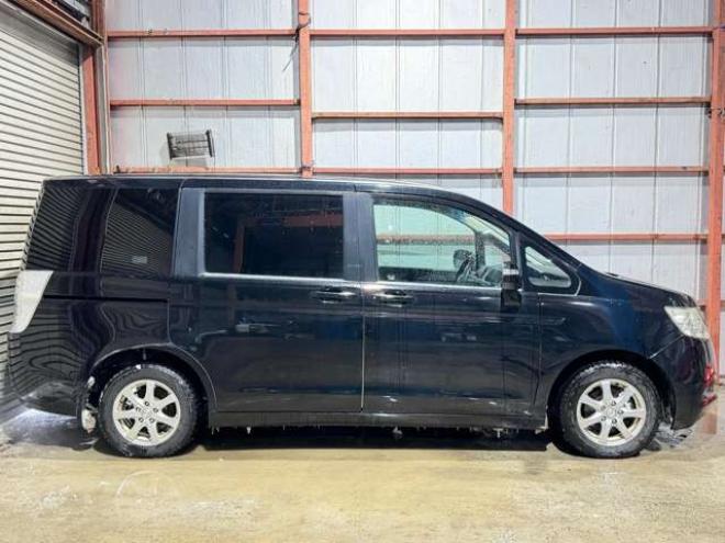 ステップワゴン2.0 L 4WD　防錆塗装4WDTVナビBカメ後席モニタ 2000