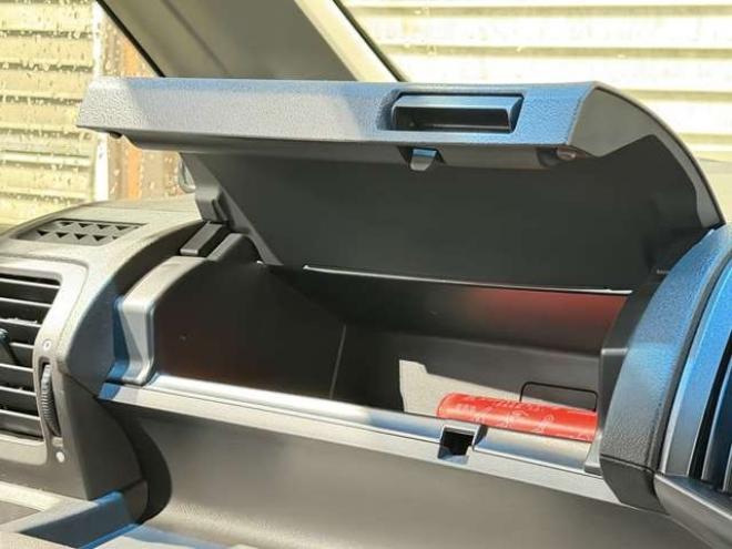 ステップワゴン2.0 L 4WD　防錆塗装4WDTVナビBカメ後席モニタ 2000