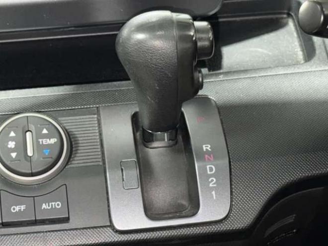 フリード1.5 G Lパッケージ 4WD　防錆塗装4WDキーレスナビ 1500