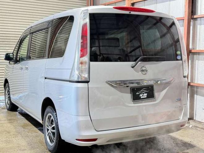 セレナ2.0 20X 4WD　防錆塗装4WDTVナビBカメETCエンスタ 2000