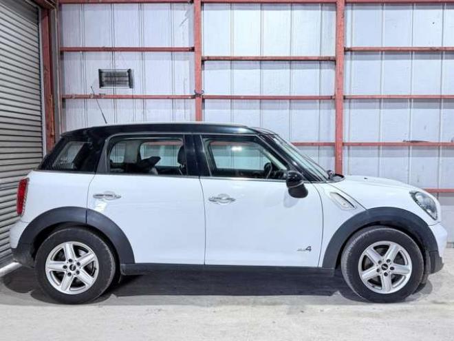 ミニクロスオーバー クーパー オール4　防錆塗装TVナビETC夏冬タイヤ 正規輸入車 4WD 1600