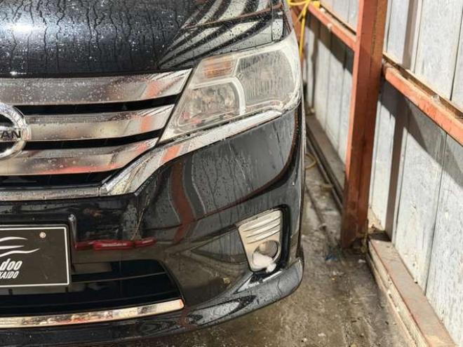 セレナ2.0 ハイウェイスター Vセレクション 4WD　防錆塗装4WDTVナビBカメETC後席モニタ夏冬タイヤ 2000