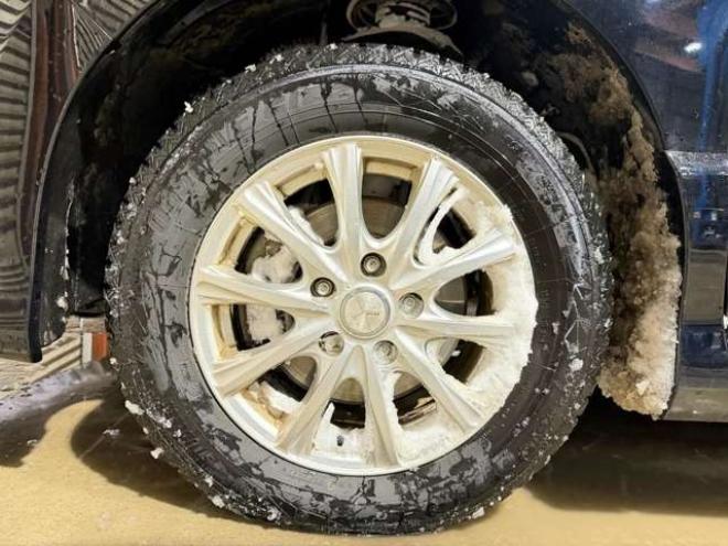 セレナ2.0 ハイウェイスター Vセレクション 4WD　防錆塗装4WDTVナビBカメETC後席モニタ夏冬タイヤ 2000