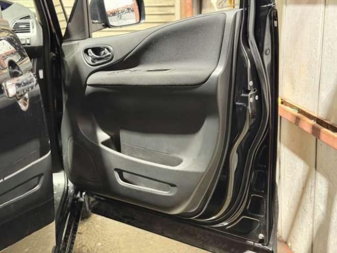 セレナ2.0 ハイウェイスター Vセレクション 4WD　防錆塗装4WDTVナビBカメETC後席モニタ夏冬タイヤ 2000