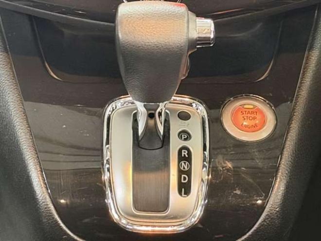 セレナ2.0 ハイウェイスター Vセレクション 4WD　防錆塗装4WDTVナビBカメETC後席モニタ夏冬タイヤ 2000