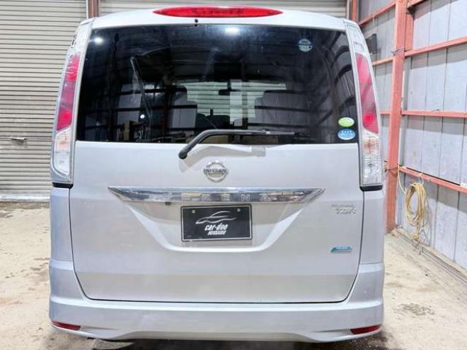 セレナ2.0 ハイウェイスター 4WD　防錆塗装4WDTVナビBカメ 2000