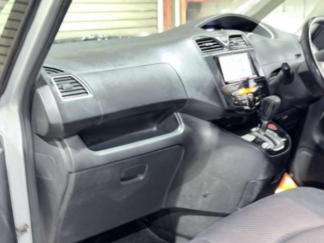 セレナ2.0 ハイウェイスター 4WD　防錆塗装4WDTVナビBカメ 2000