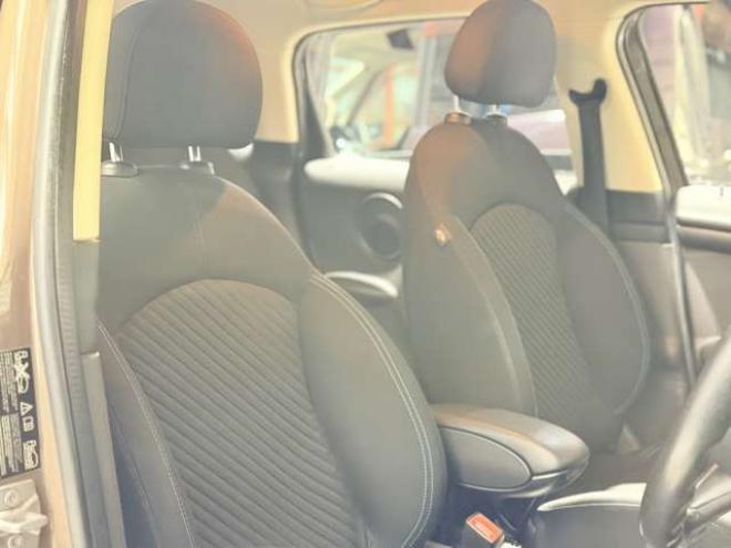 ミニクロスオーバー クーパーS オール4　防錆塗装4WDTVナビBカメETC 正規輸入車 1600