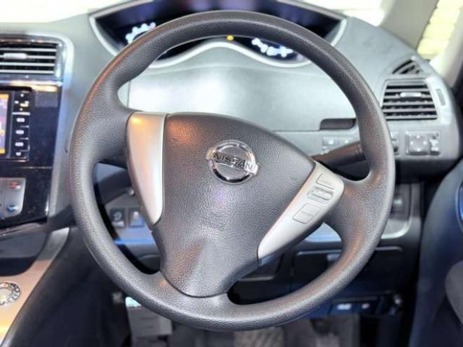 セレナ2.0 20X 4WD　防錆塗装4WDTVナビBカメETC後席モニタ 2000