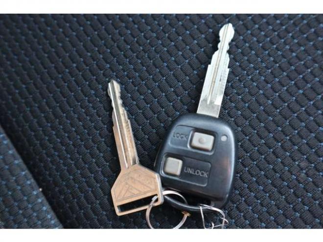 bB1.3 S 4WD　ナビTV・キーレス・6.8万k 1300