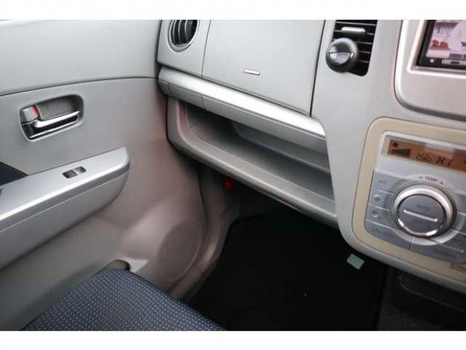 ワゴンRFX リミテッド 4WD　5.8万キロ・ナビ・TV・エンジンスターター・スマートキー 660