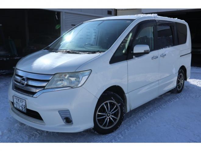 セレナ2.0 ハイウェイスター Vセレクション 4WD　8.9万キロ・両側パワースライドドア・エンジンスターター・ナビ・TV・バックカメラ・インテリキー 2000