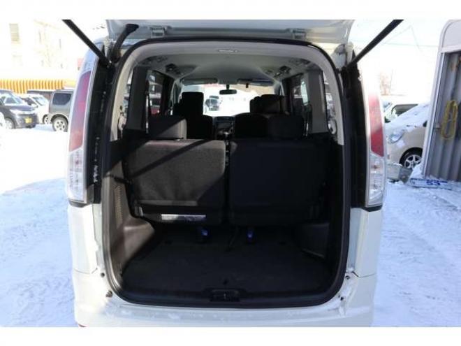 セレナ2.0 ハイウェイスター Vセレクション 4WD　8.9万キロ・両側パワースライドドア・エンジンスターター・ナビ・TV・バックカメラ・インテリキー 2000