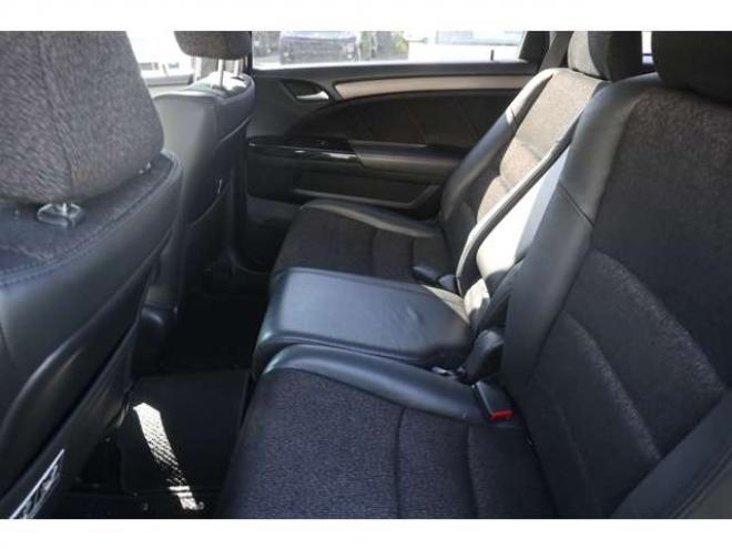 オデッセイ2.4 アブソルート 4WD　ナビ・TV・バックカメラ・キーレス 2400