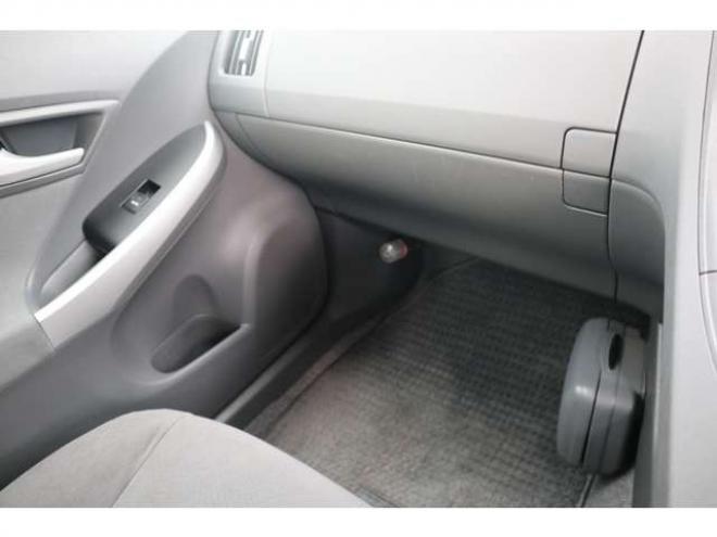 プリウス1.8 S　ナビ・TV・車検R9/6月 2WD 1800