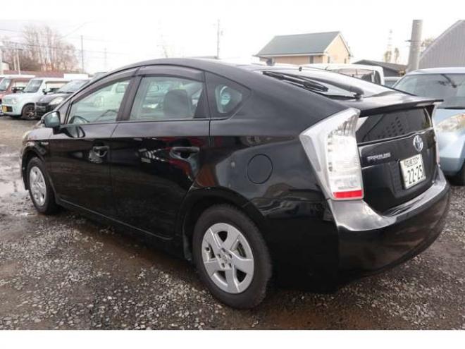 プリウス1.8 S　ナビ・TV・車検R9/6月 2WD 1800