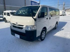 ハイエースバン　2.8 DX ロング ディーゼルターボ 4WD　4WD　寒冷地仕様　9人　4ドア　トヨタセーフティセンス付　リヤヒーター付　夏・冬タイヤ有り 2800