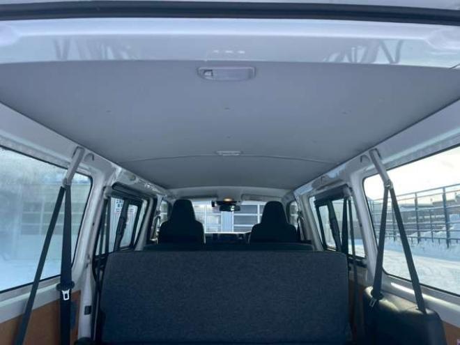 ハイエースバン2.8 DX ロング ディーゼルターボ 4WD　4WD　寒冷地仕様　9人　4ドア　トヨタセーフティセンス付　リヤヒーター付　夏・冬タイヤ有り 2800