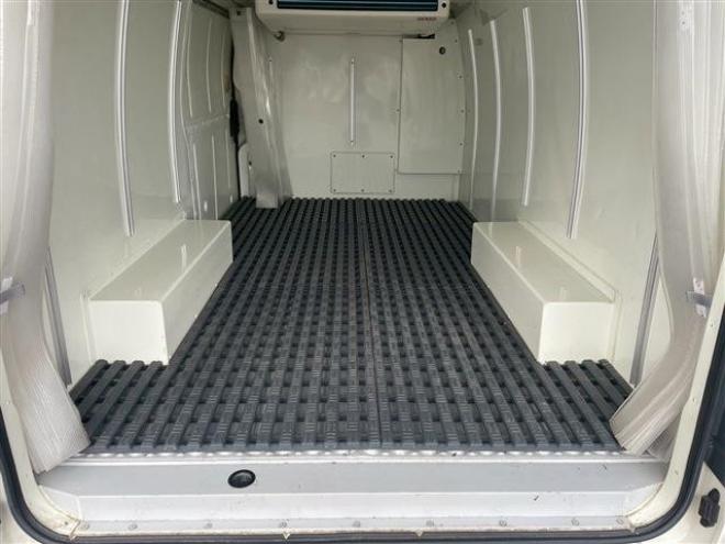 ハイエースバン2.8 中温冷凍バン ロング ディーゼルターボ 4WD　 2800