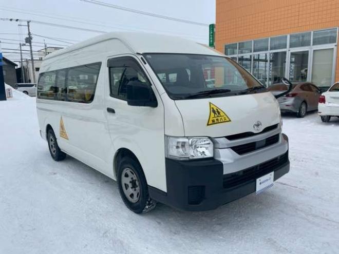 ハイエースコミューター 2.7 DX 4WD　4WD　乗車定員　4+18人　幼児バス　2ナンバー 2700