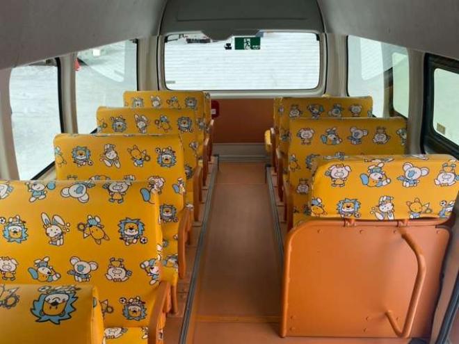 ハイエースコミューター 2.7 DX 4WD　4WD　乗車定員　4+18人　幼児バス　2ナンバー 2700