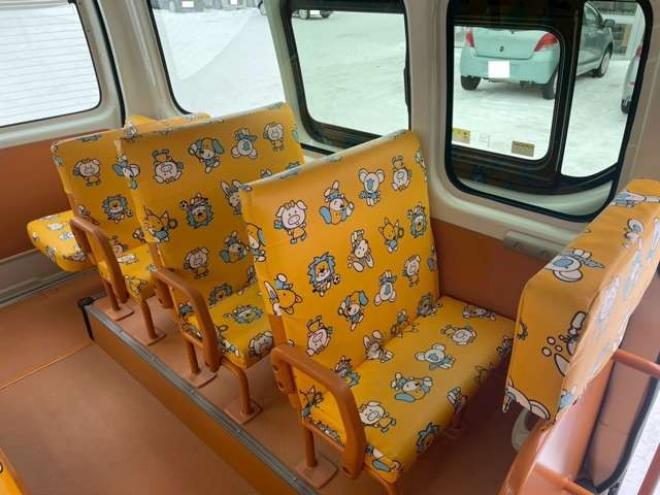 ハイエースコミューター 2.7 DX 4WD　4WD　乗車定員　4+18人　幼児バス　2ナンバー 2700