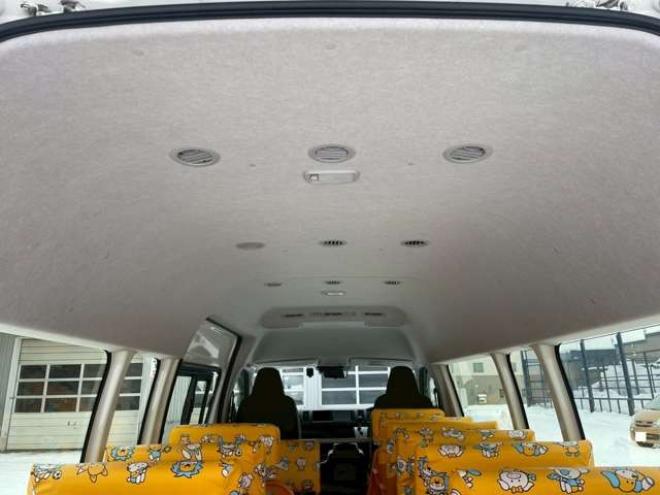 ハイエースコミューター 2.7 DX 4WD　4WD　乗車定員　4+18人　幼児バス　2ナンバー 2700