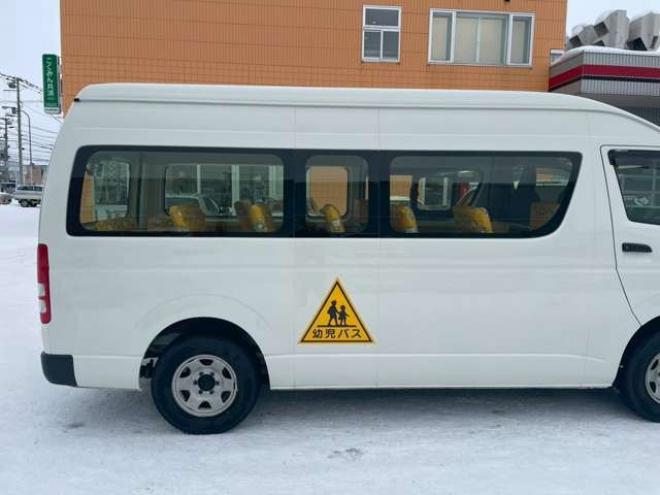 ハイエースコミューター 2.7 DX 4WD　4WD　乗車定員　4+18人　幼児バス　2ナンバー 2700