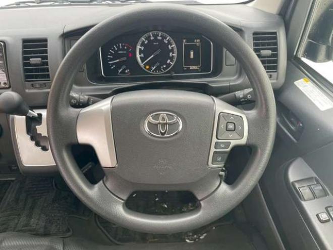 ハイエースコミューター 2.7 DX 4WD　4WD　乗車定員　4+18人　幼児バス　2ナンバー 2700