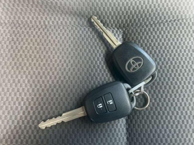 ハイエースバン2.8 中温冷凍バン ロング ディーゼルターボ 4WD　 2800