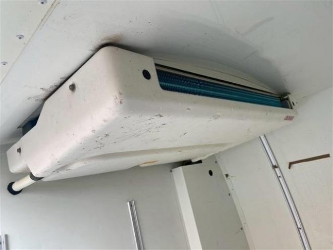 ハイエースバン2.8 中温強化冷凍バン ロング ディーゼルターボ 4WD　 2800