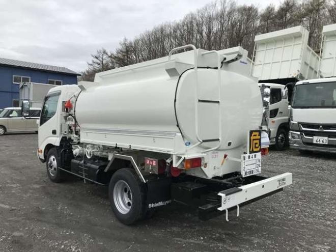 デュトロタンクローリー　2DG-XZU685 新明和工業　 4WD 4000