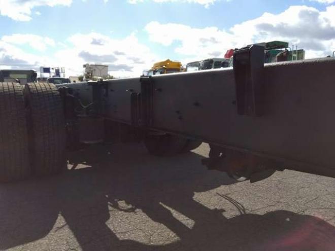 ギガキャブ付シャーシ　2PG-CYY77C　 2WD 9830