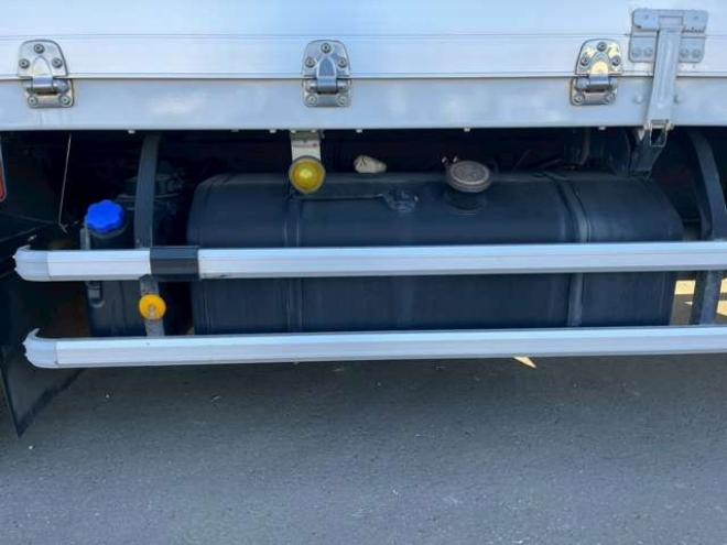 ギガ冷凍ウイング　QKG-CYJ77A 日本フルハーフ　 2WD 9830