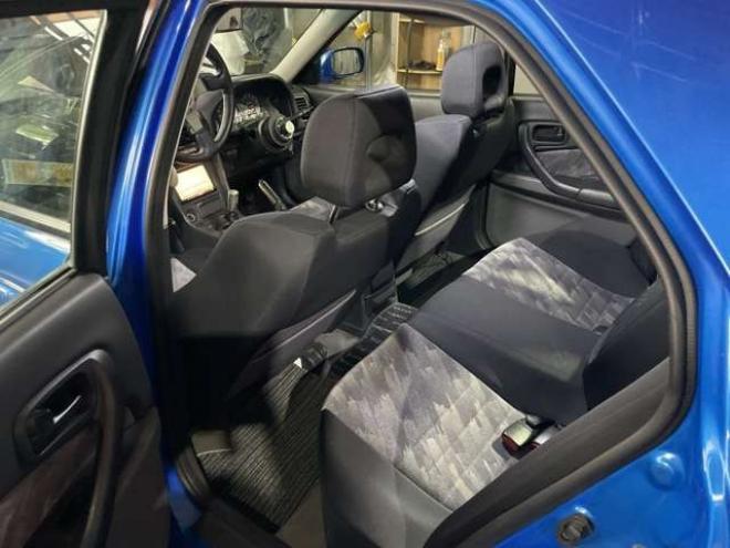 スカイライン2.5 25GT FOUR 4WD　5MT!4WD!検8年12月!市内コ・ミ・コ・ミ 2500