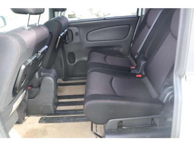 セレナ2.0 ハイウェイスター 4WD　検二年　TV　自社　ローンカノウ 2000