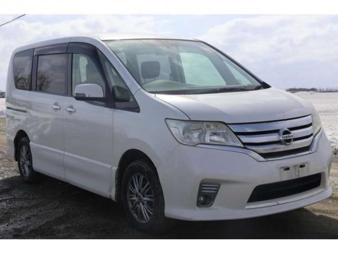 セレナ2.0 ハイウェイスター 4WD　検二年　TV　自社　ローンカノウ 2000