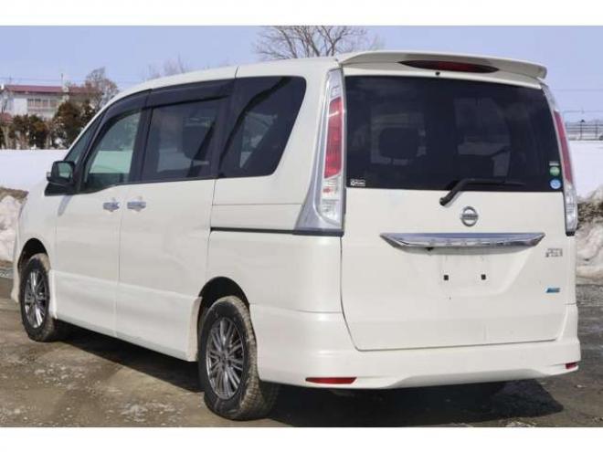 セレナ2.0 ハイウェイスター 4WD　検二年　TV　自社　ローンカノウ 2000