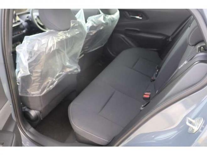 プリウス2.0 G E-Four 4WD　検R9/7　クルコン　バックカメラ　ブラインドスポットモニター　シートヒーター　Pソナーセンサー 2000