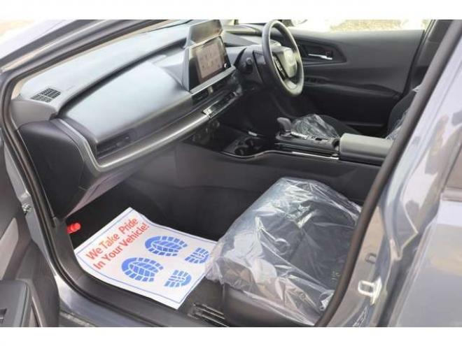 プリウス2.0 G E-Four 4WD　検R9/7　クルコン　バックカメラ　ブラインドスポットモニター　シートヒーター　Pソナーセンサー 2000