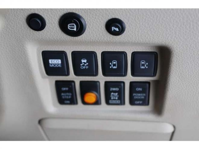 エルグランド2.5 250ハイウェイスター 4WD　検2年　スタッドレス　バックモニター　自社　ローンカノウ 2500