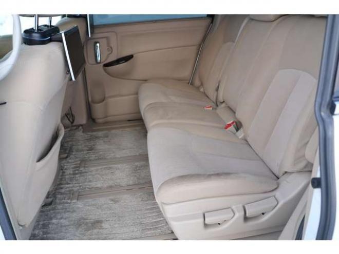 エルグランド2.5 250ハイウェイスター 4WD　検2年　スタッドレス　バックモニター　自社　ローンカノウ 2500